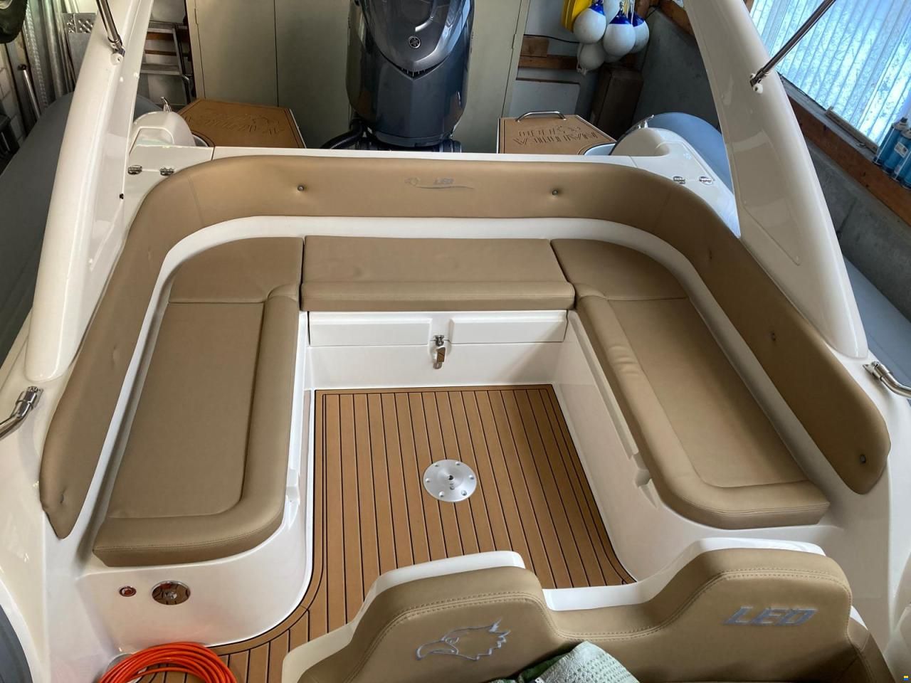 Led Eagle 28 Cabin