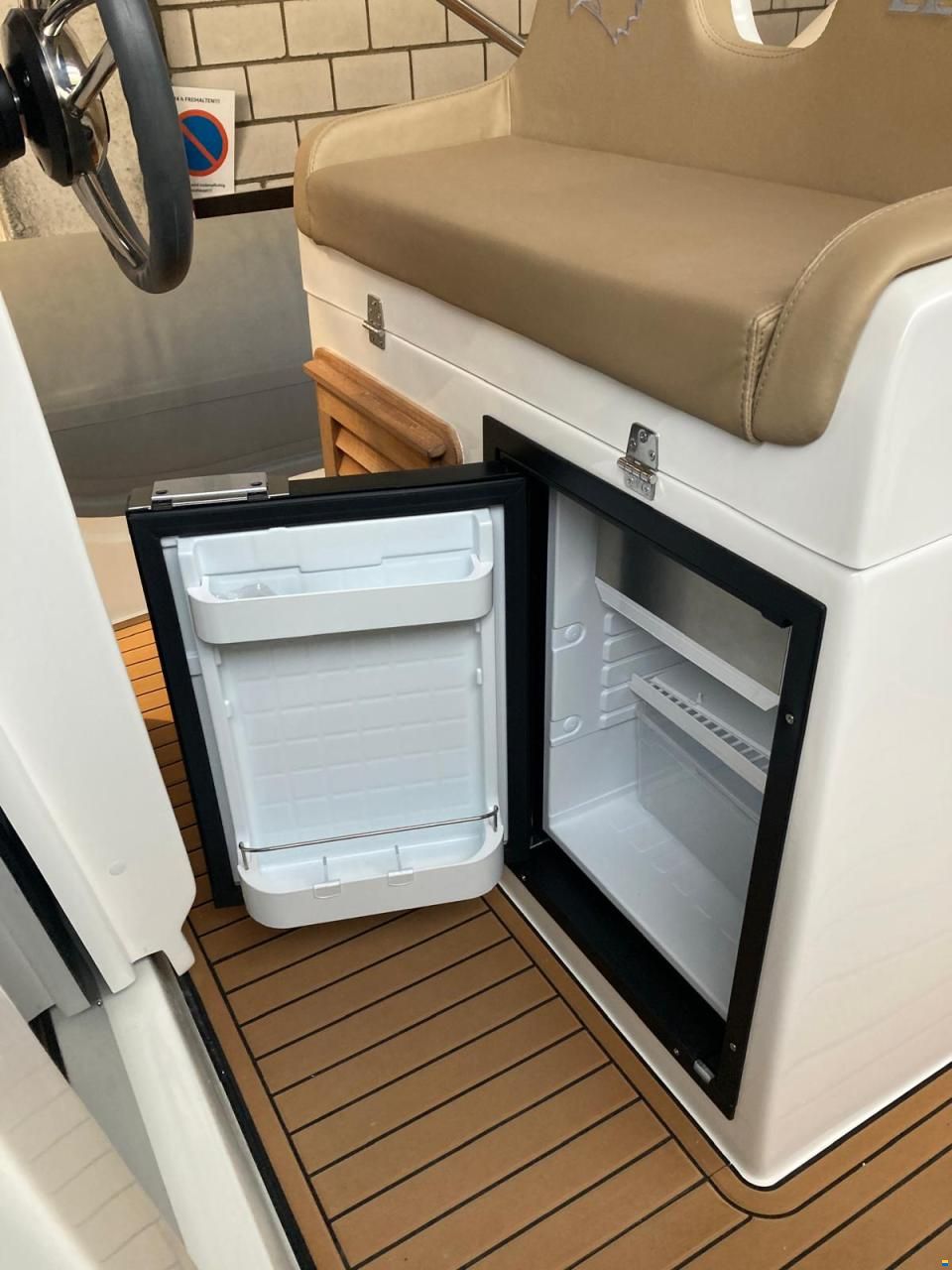 Led Eagle 28 Cabin
