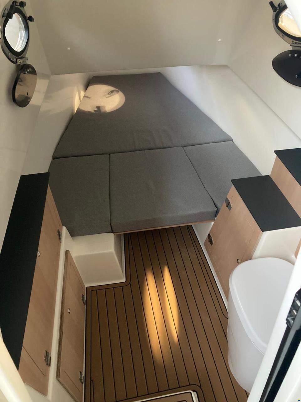 Led Eagle 28 Cabin