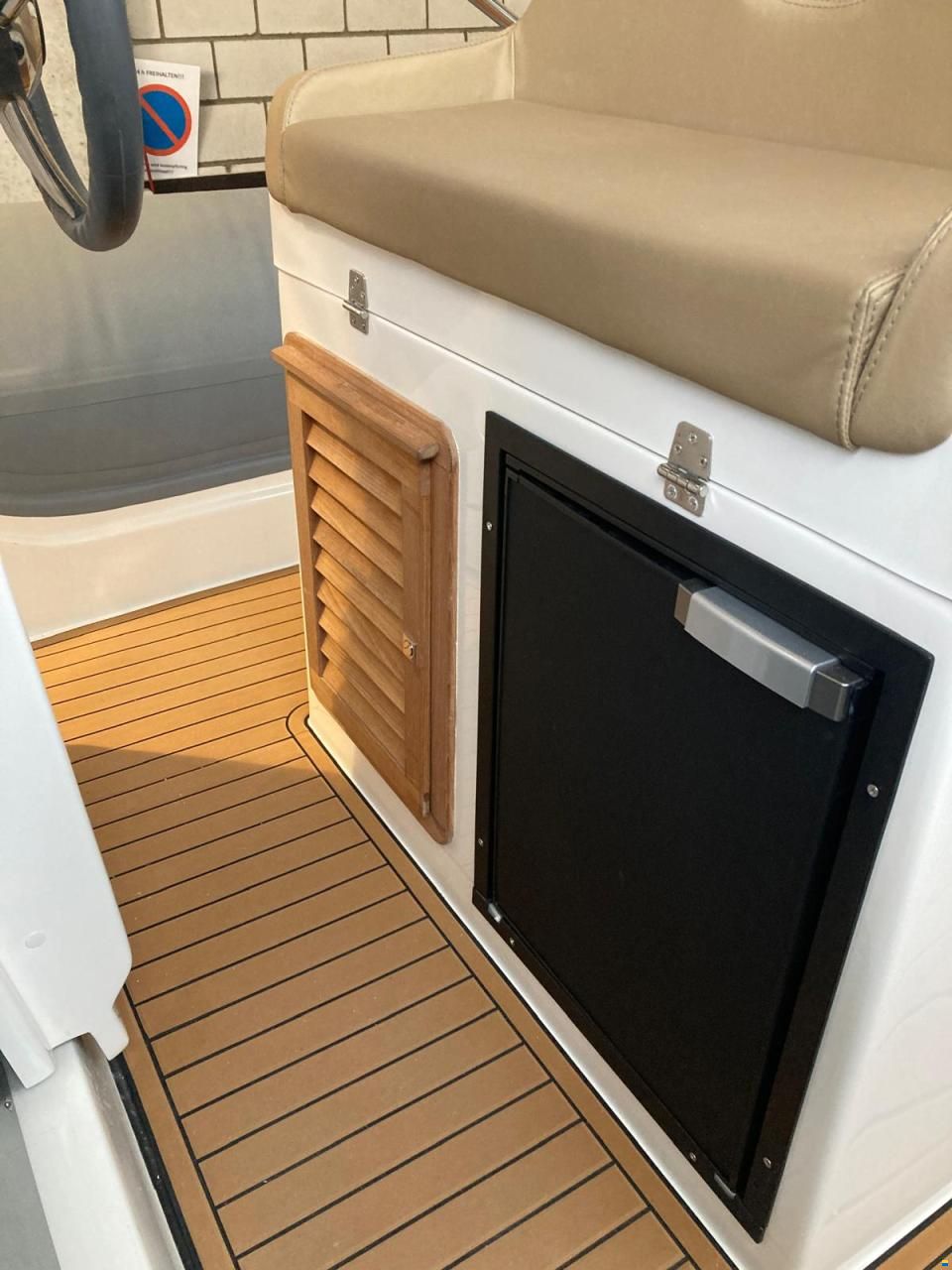 Led Eagle 28 Cabin