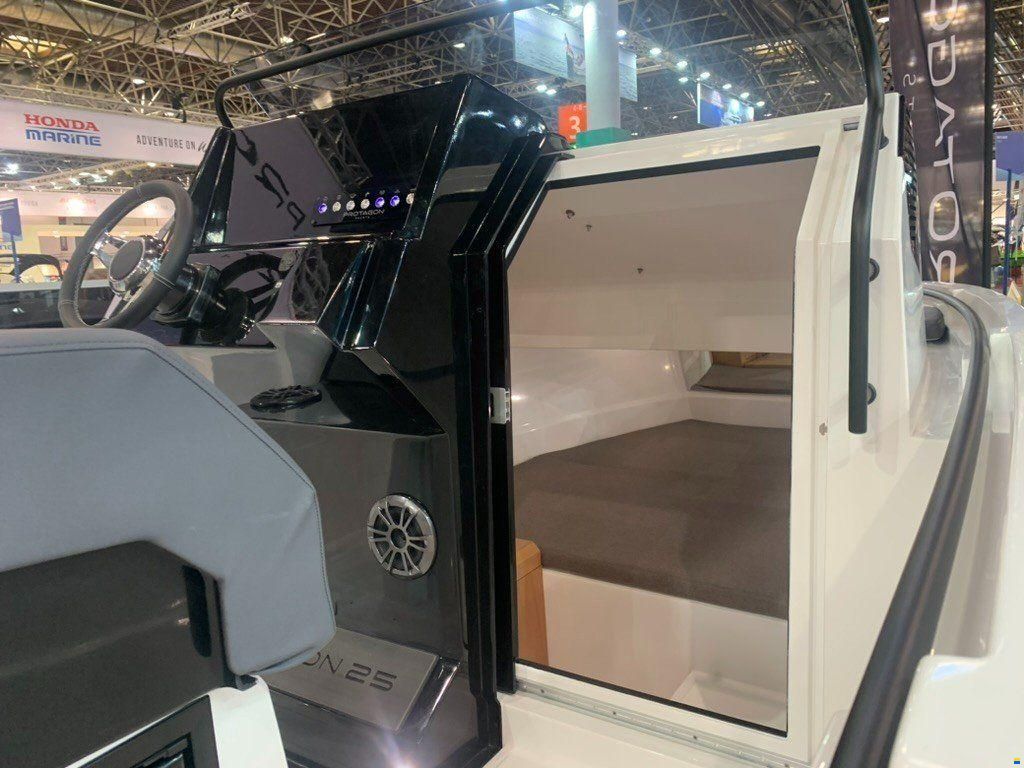 Protagon 25 SUNDECK, KABINE, YAMAHA 200PS