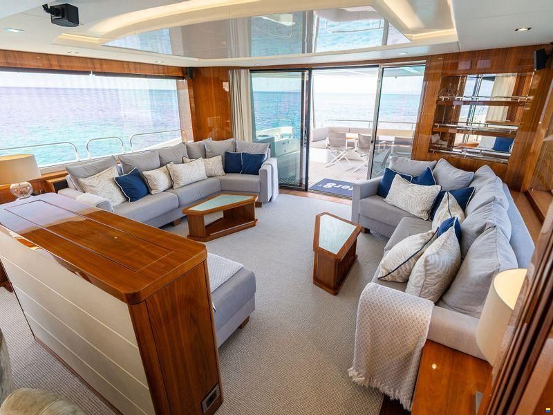 Sunseeker 86 Yacht