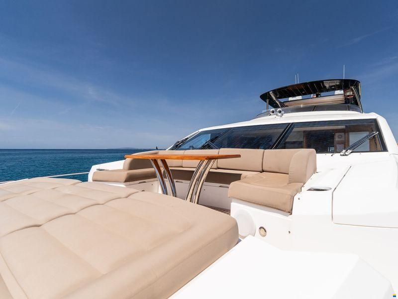 Sunseeker 86 Yacht