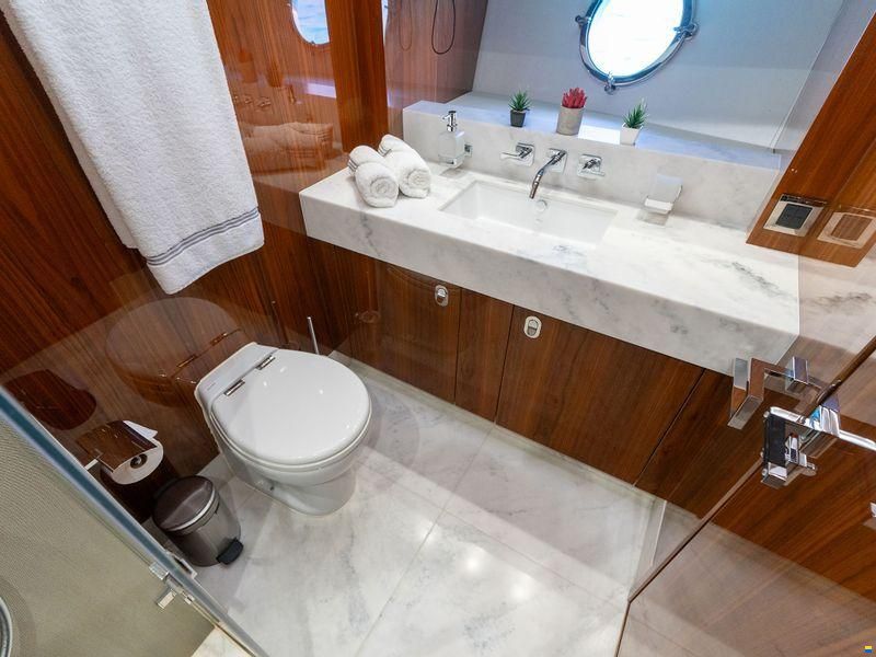 Sunseeker 86 Yacht