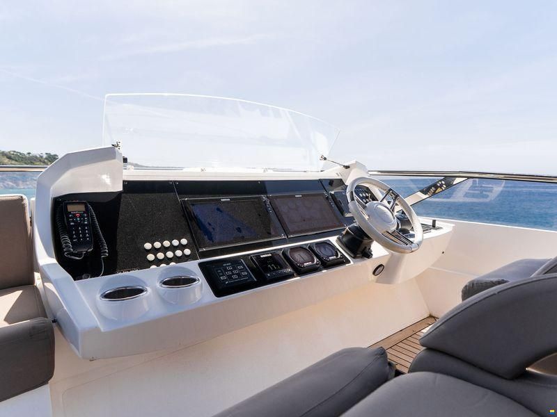 Sunseeker 86 Yacht