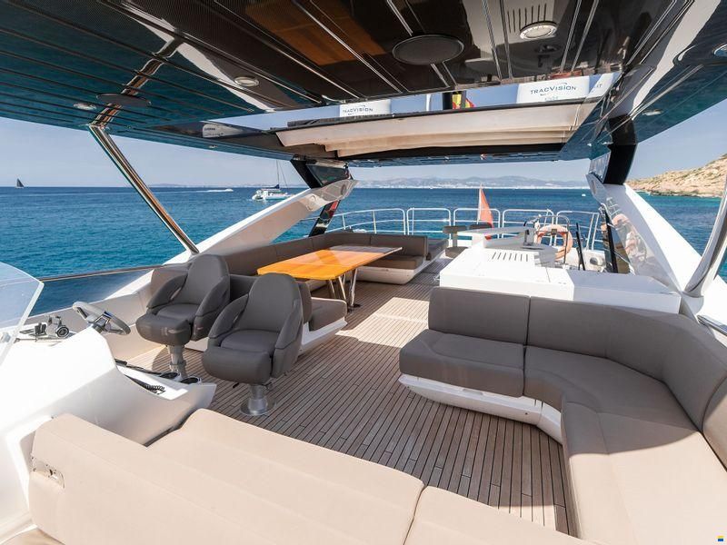 Sunseeker 86 Yacht