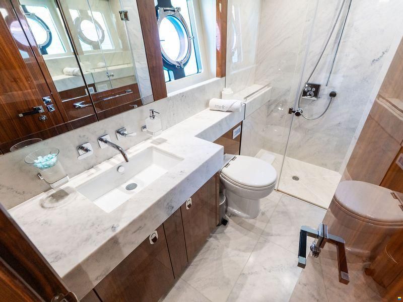 Sunseeker 86 Yacht