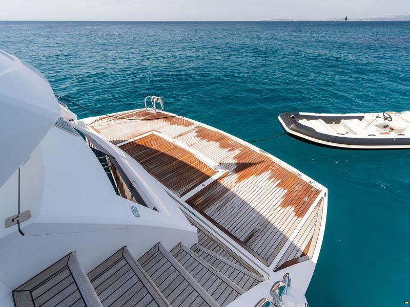 Sunseeker 86 Yacht