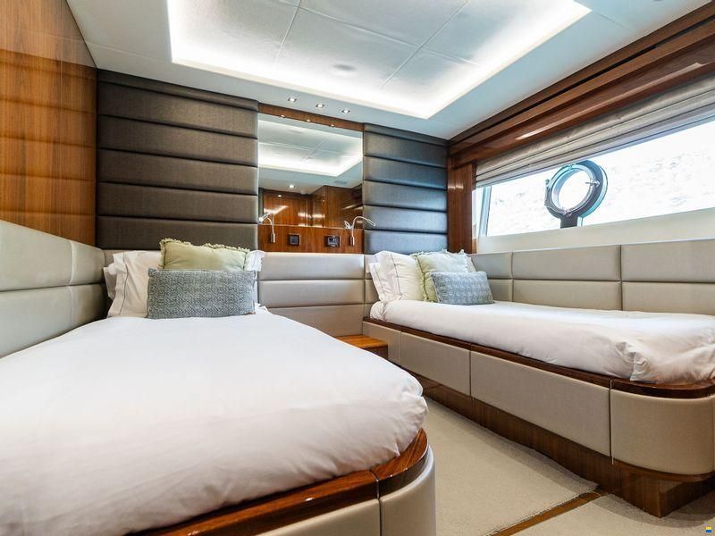 Sunseeker 86 Yacht