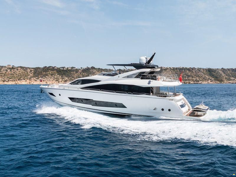 Sunseeker 86 Yacht