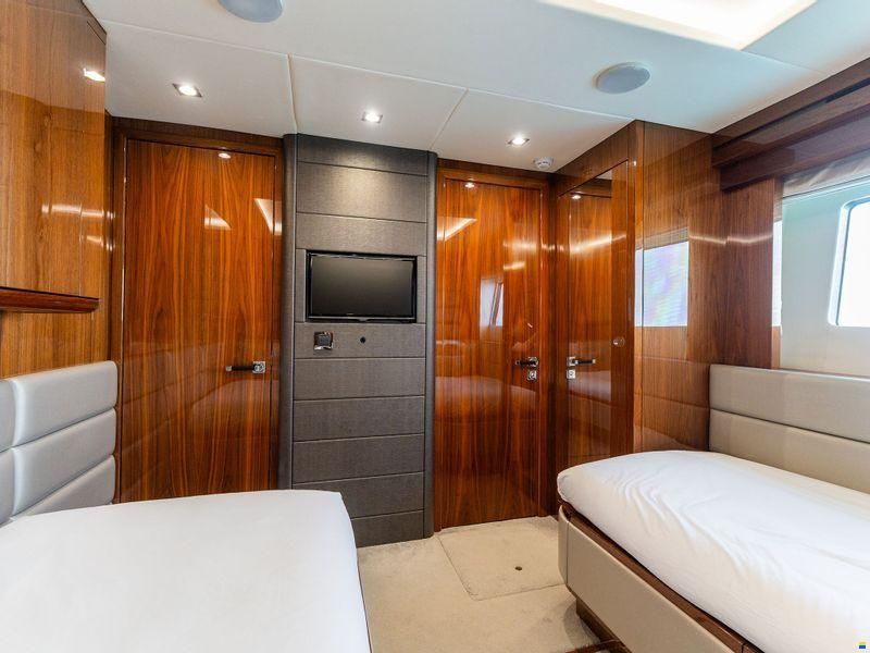 Sunseeker 86 Yacht
