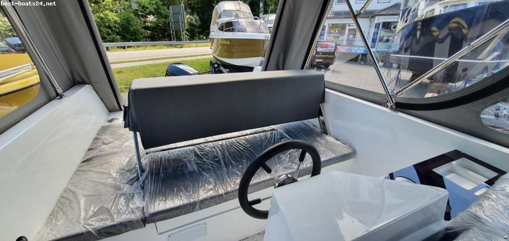 Alonsea Boats 560 mit Konsole Trailer vorhanden