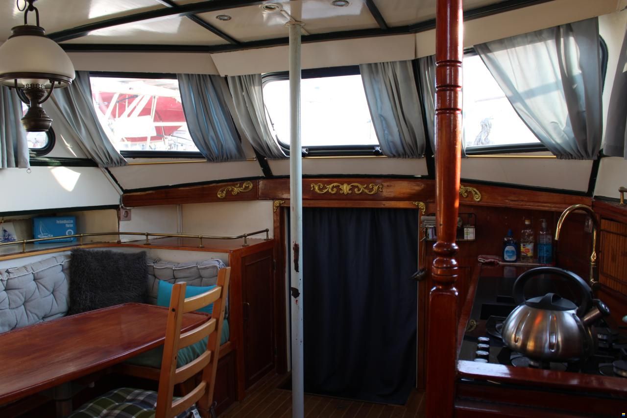 Porsius shipyard Directieboot
