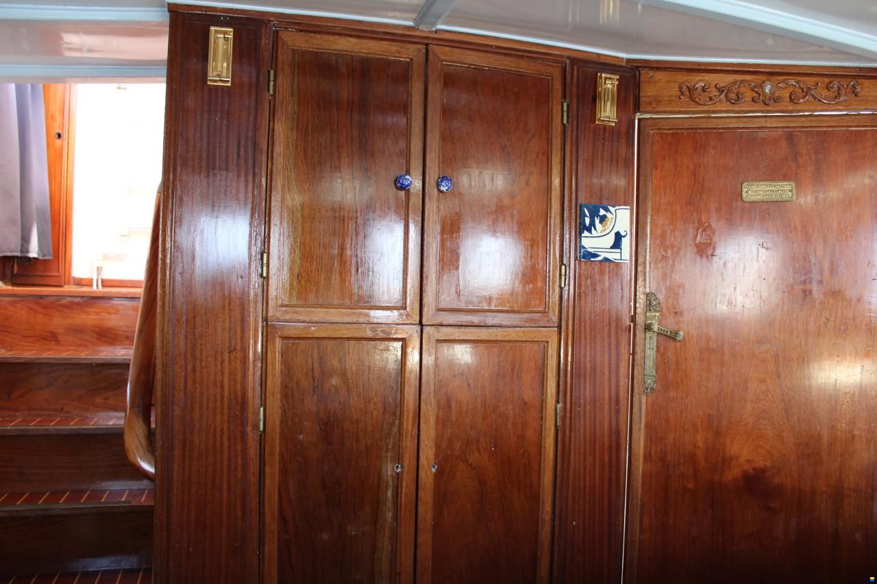 Porsius shipyard Directieboot
