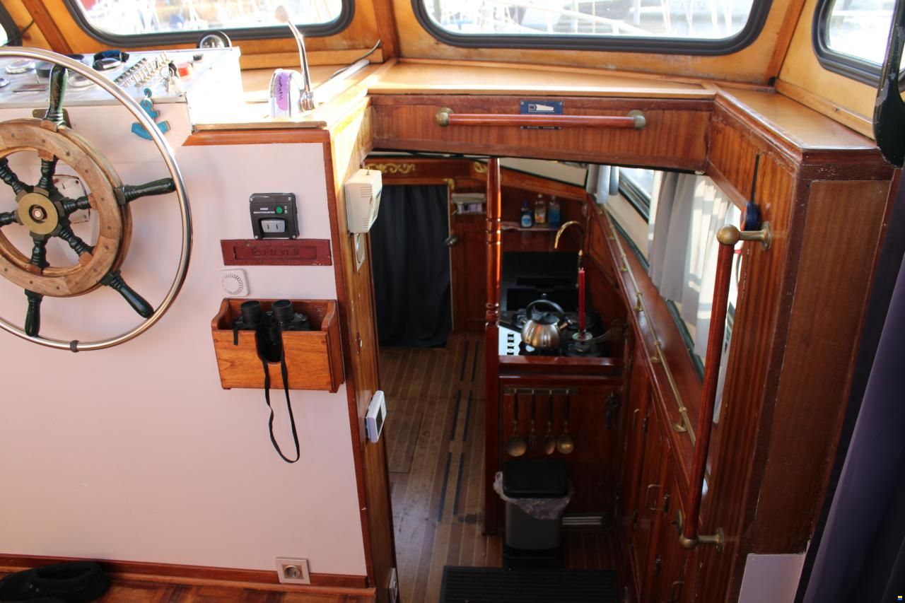 Porsius shipyard Directieboot
