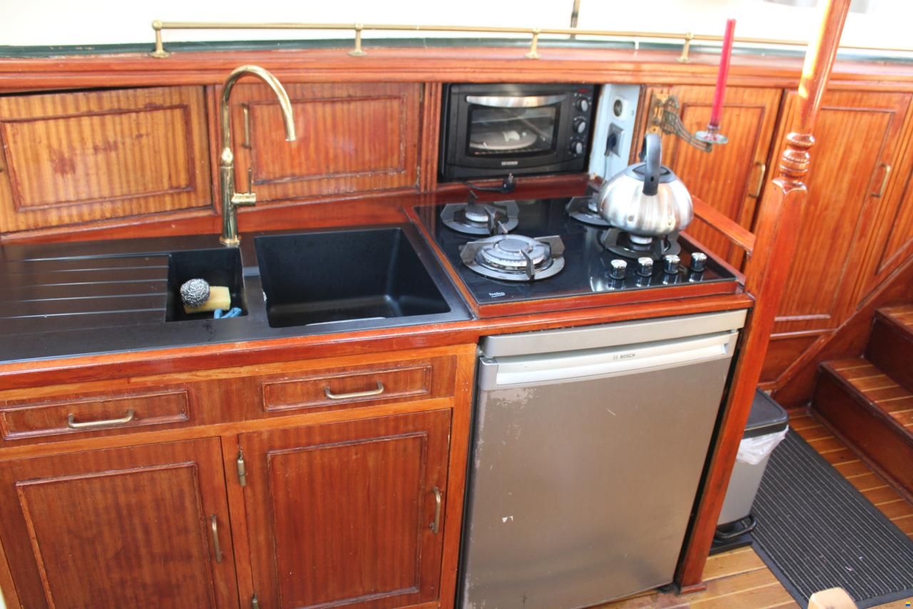 Porsius shipyard Directieboot