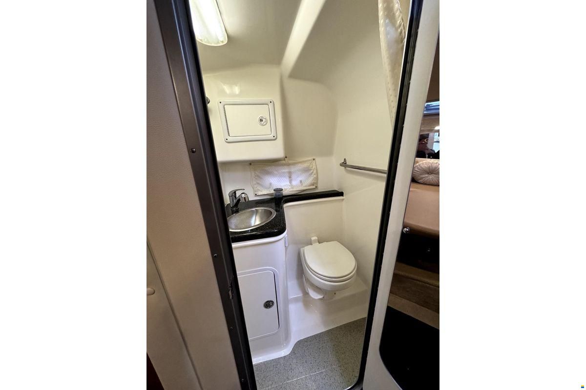 Rinker 280 Express Cruiser