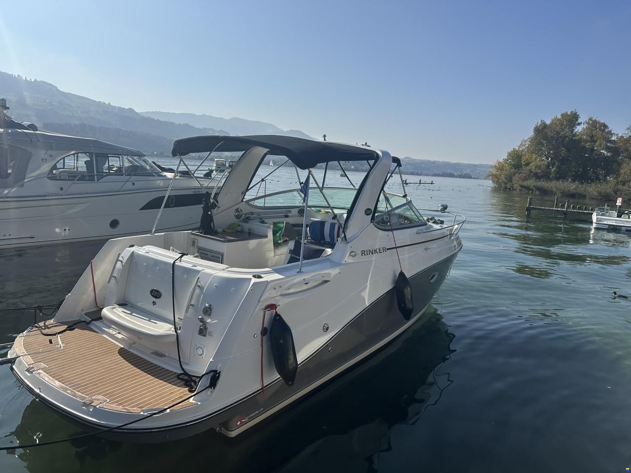 Rinker 280 Express Cruiser