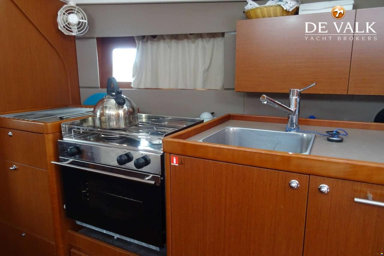 Beneteau Oceanis 38