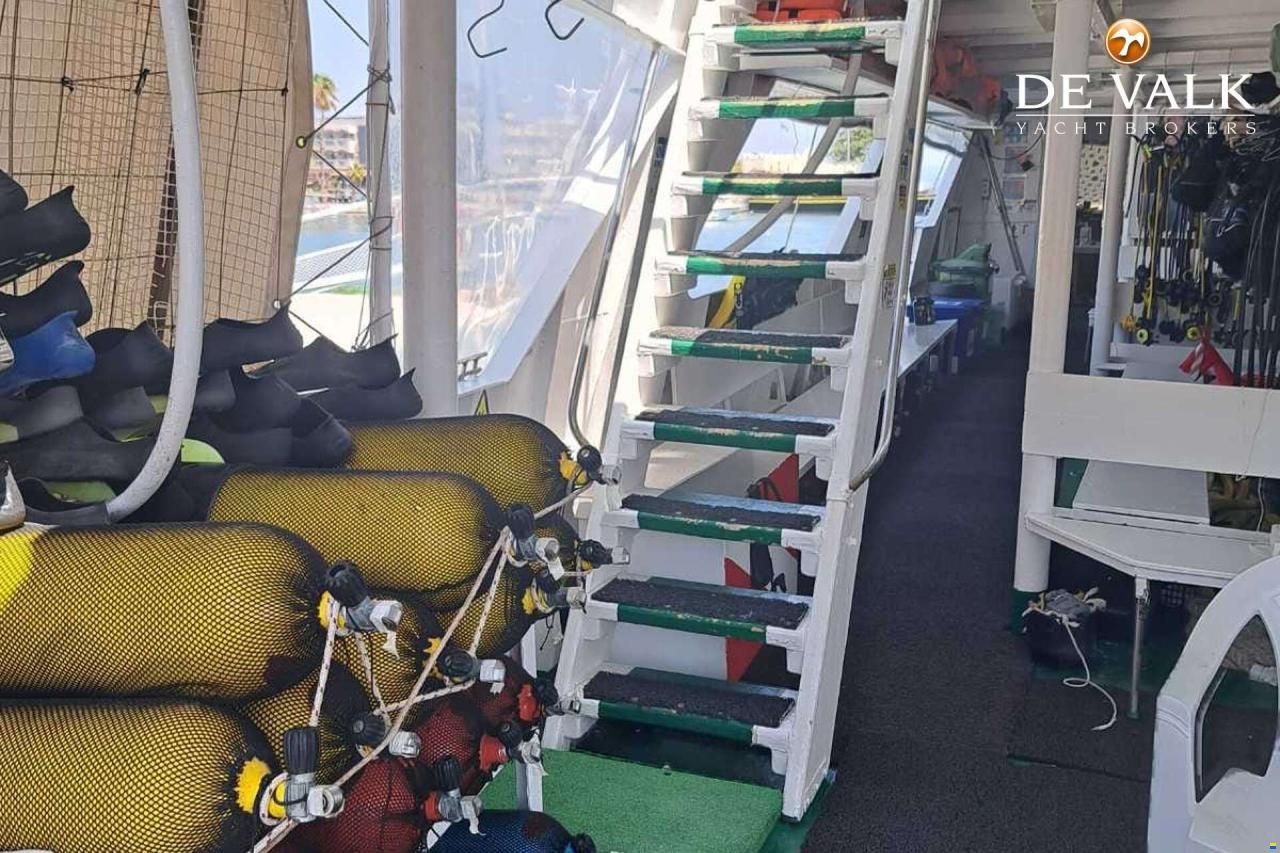 Day Passengers Ship Diving Boat 24 M