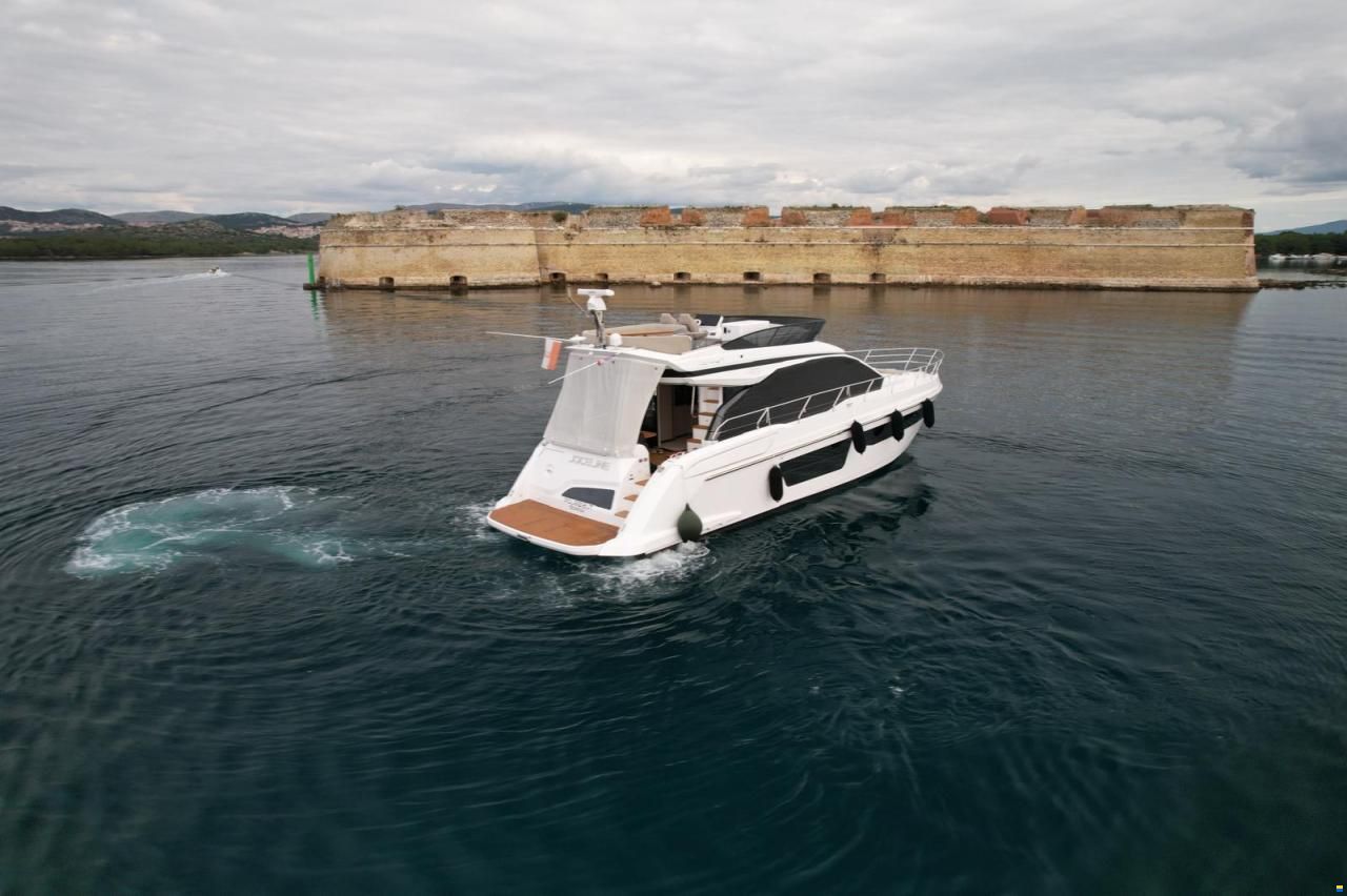 Azimut 53 Fly