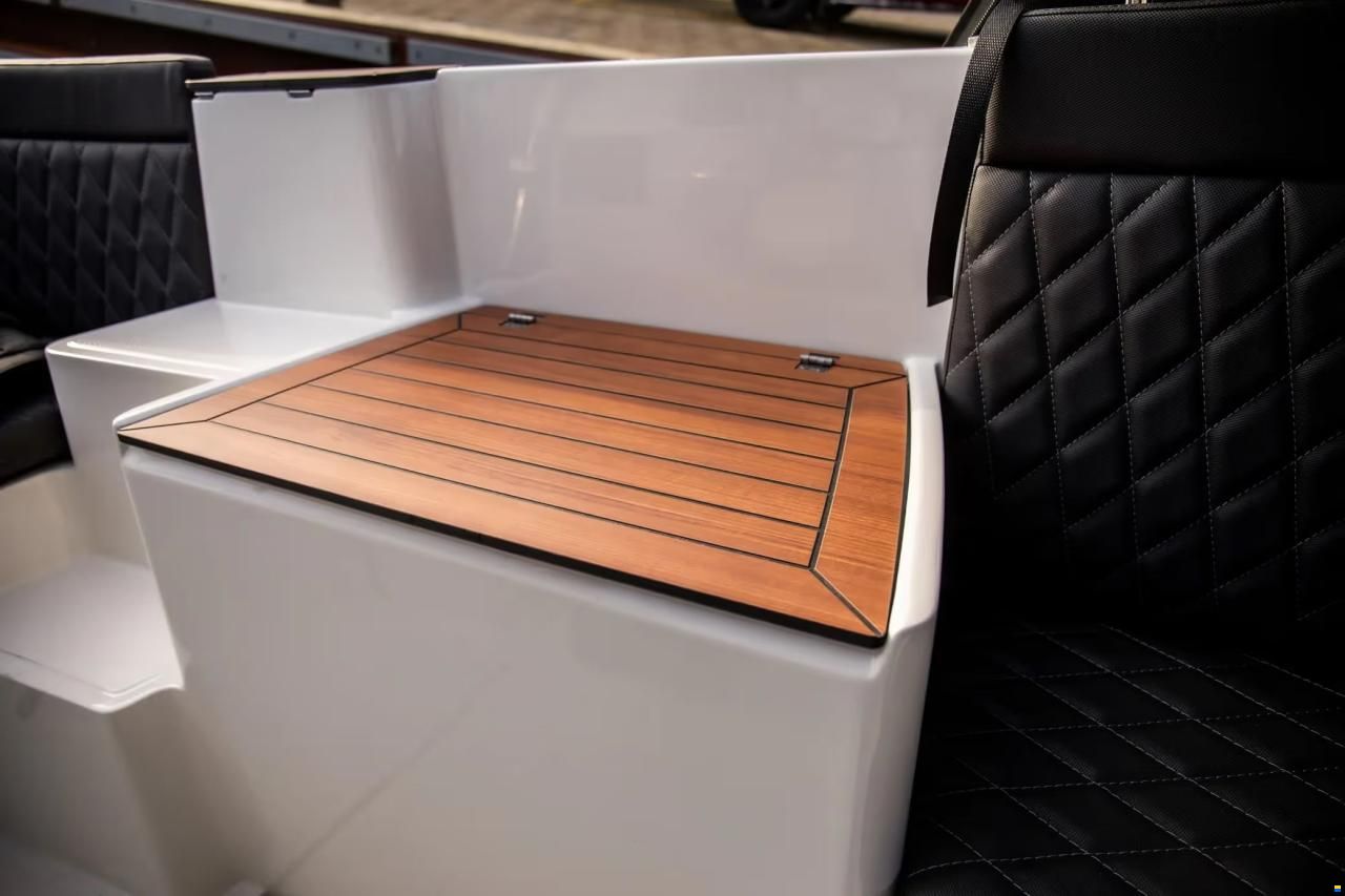 Oud-huijzer 740 Tender