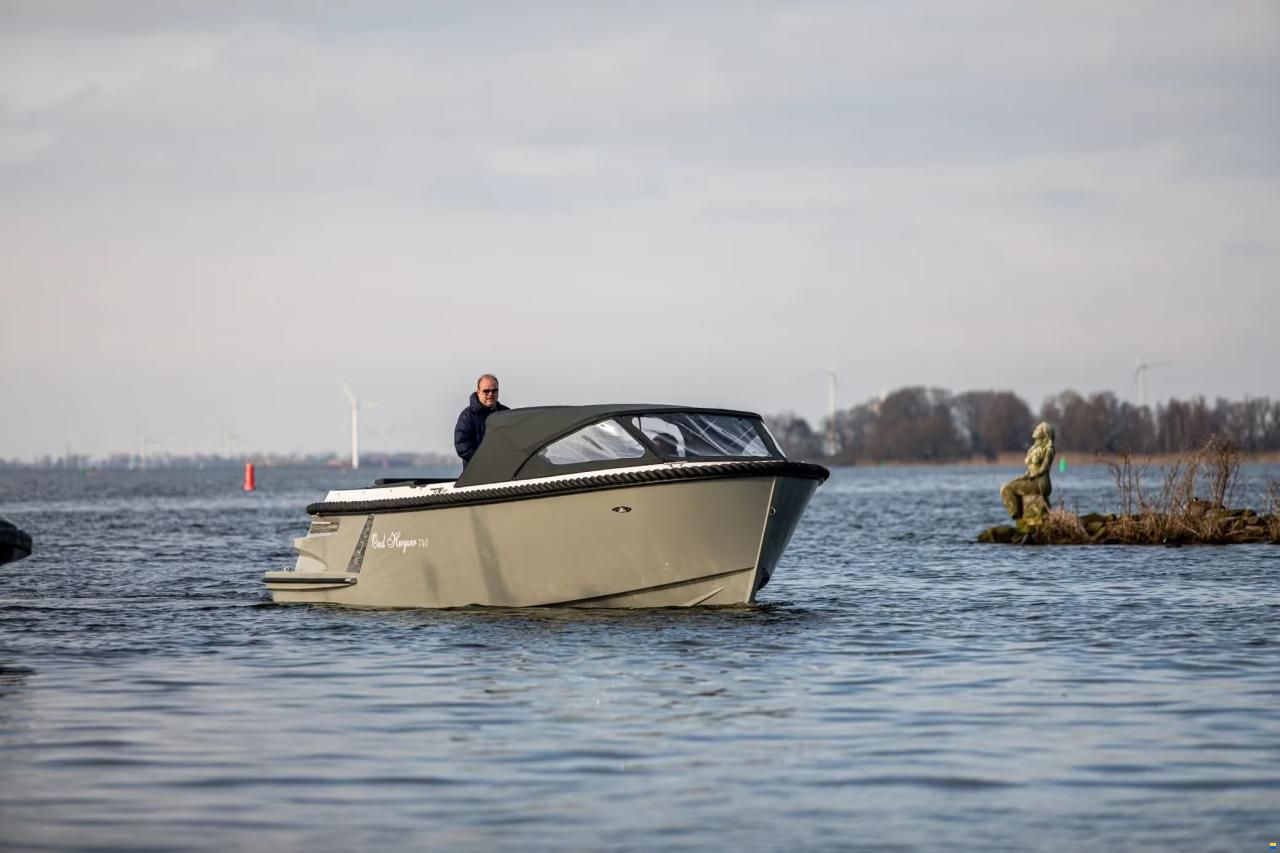 Oud-huijzer 740 Tender