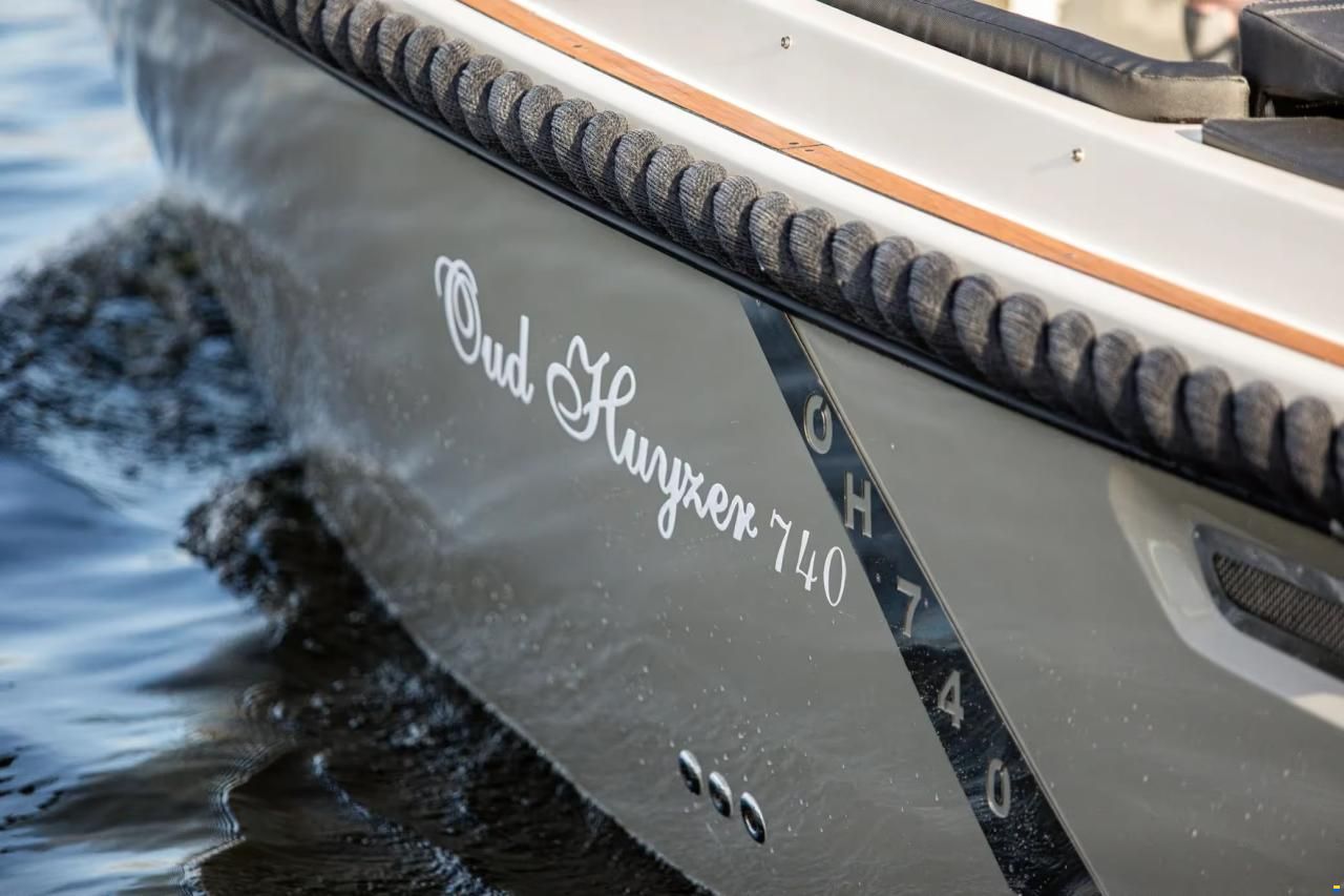 Oud-huijzer 740 Tender