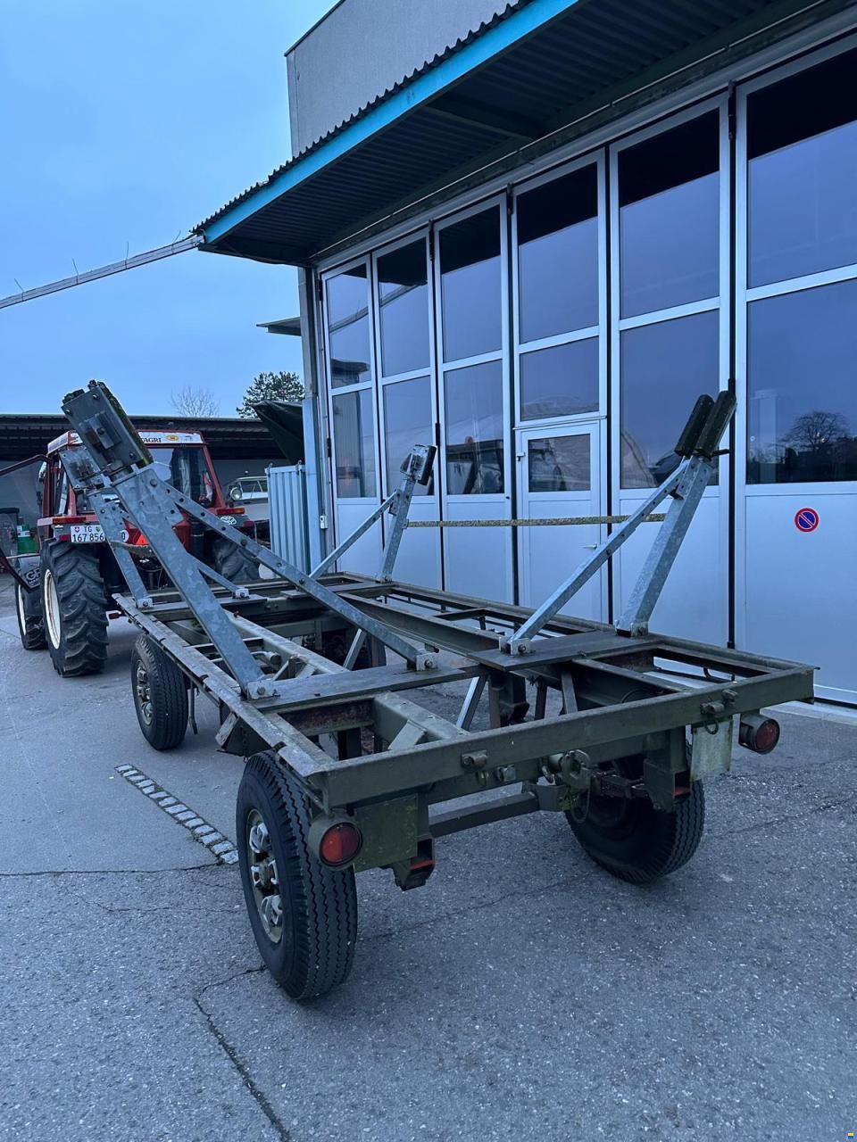 sehr solider Trailer