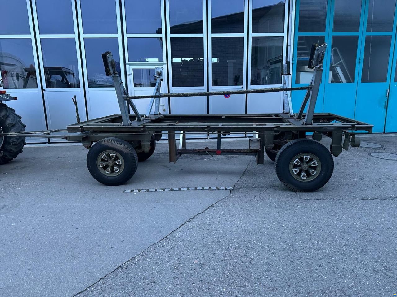 sehr solider Trailer