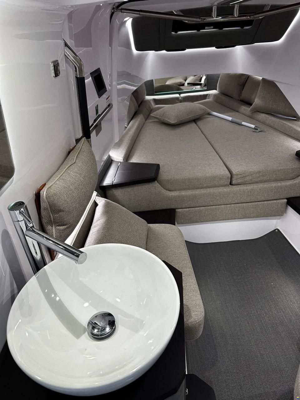 Axopar 37 XC CROSS CABIN