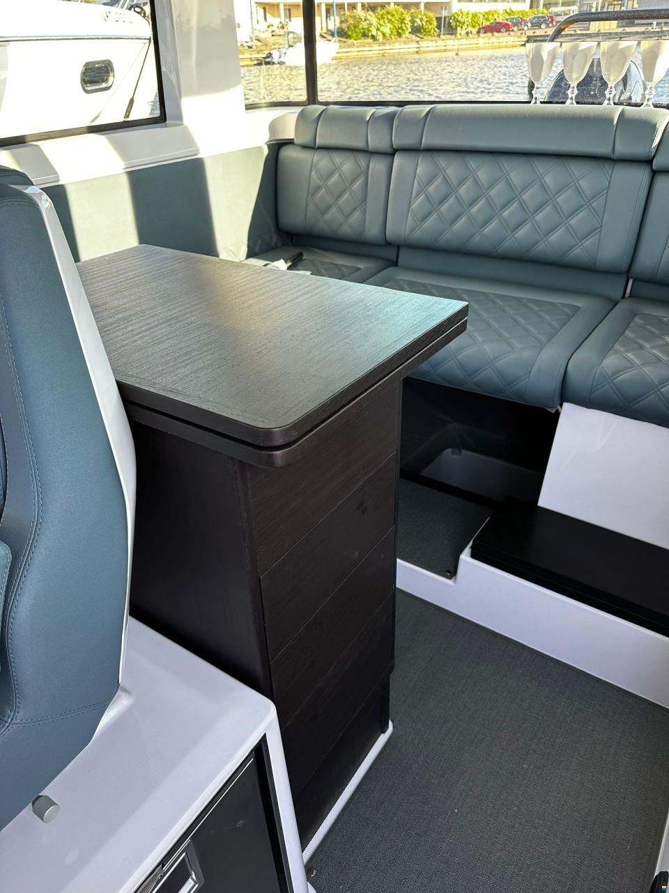 Axopar 37 XC CROSS CABIN