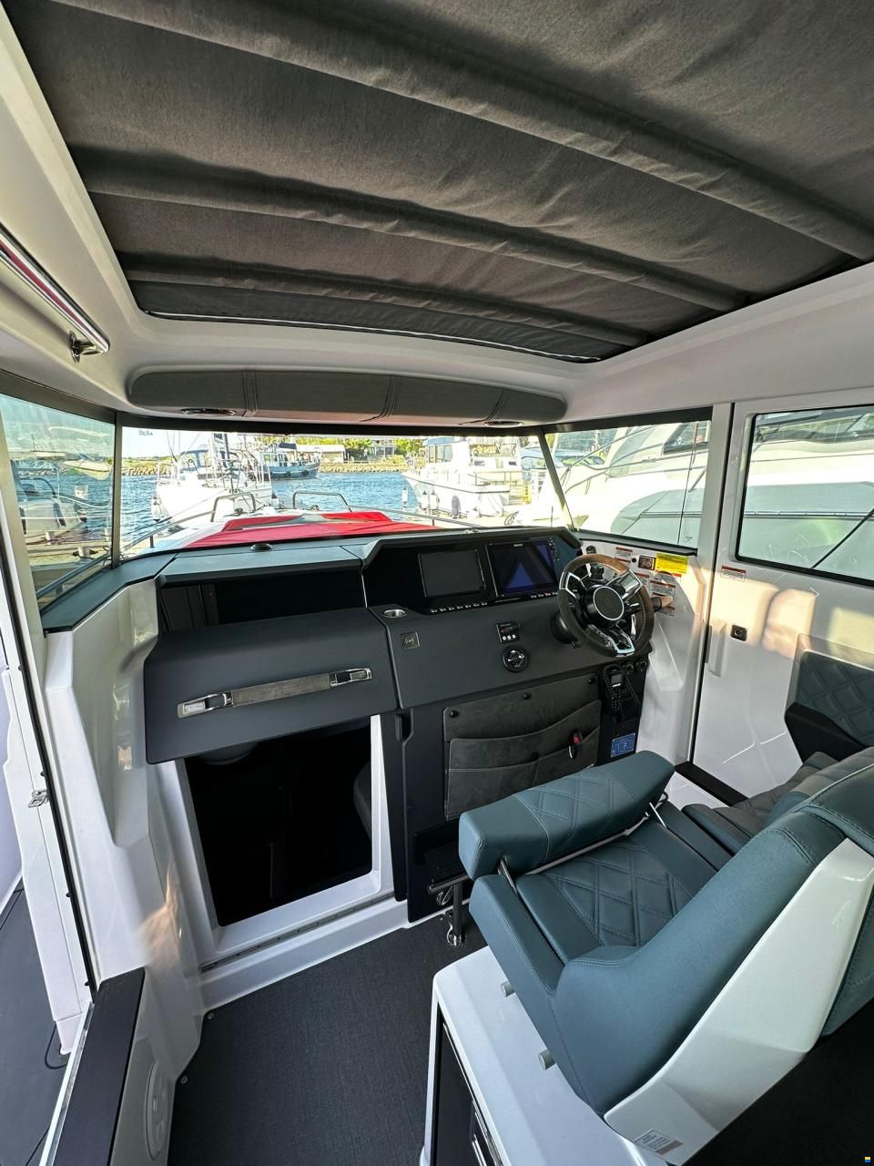 Axopar 37 XC CROSS CABIN