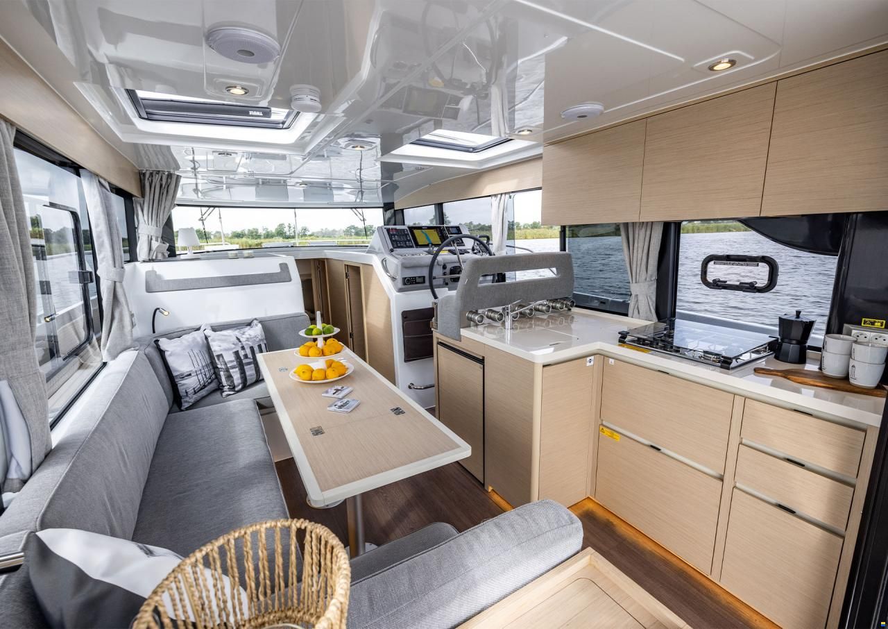 Delphia 11 Sedan, 2026 NEW BOAT