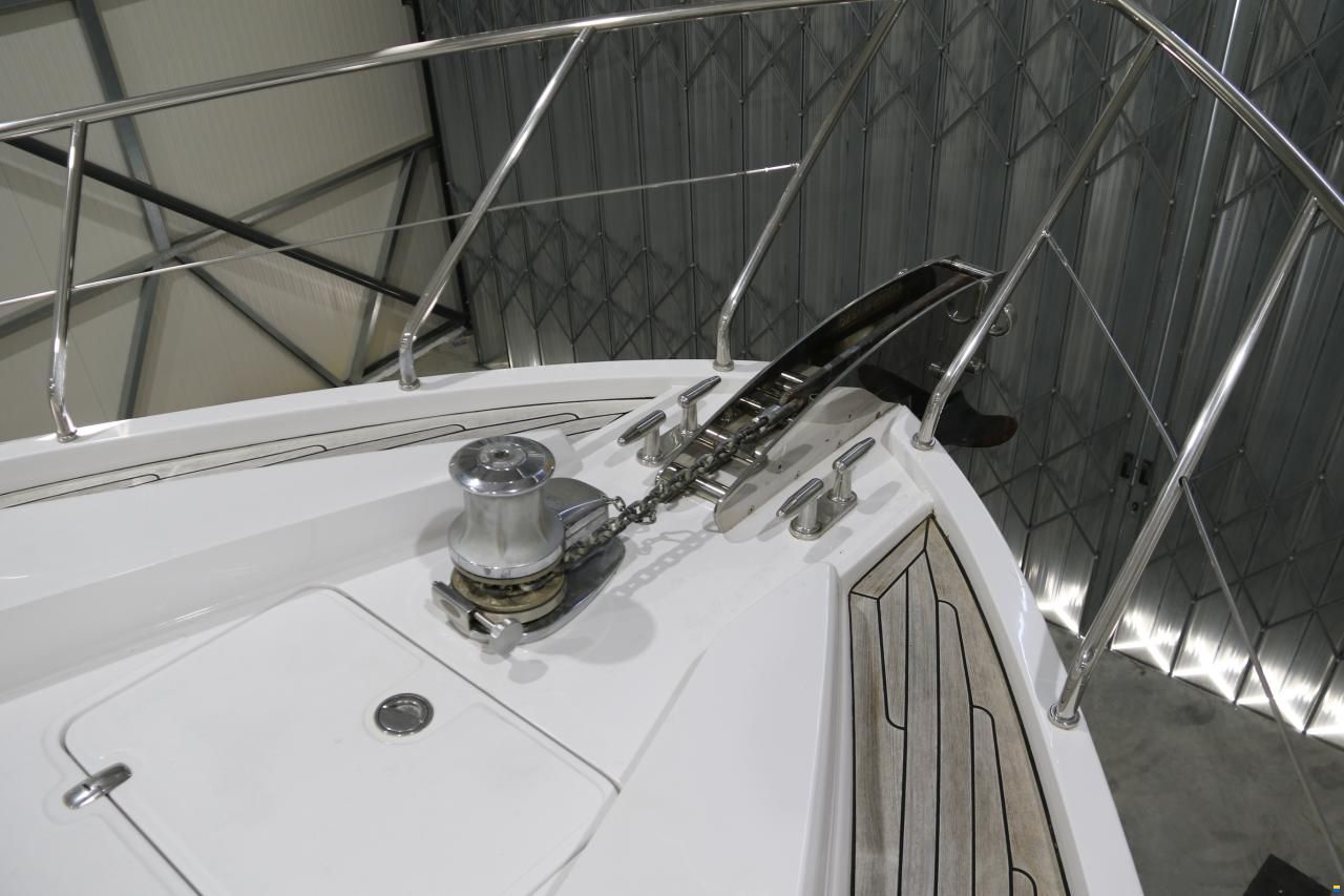 Pershing 64
