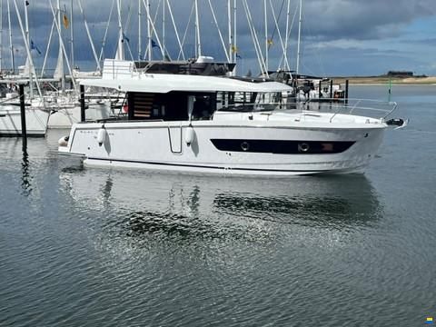 Beneteau Swift Trawler 37 Fly