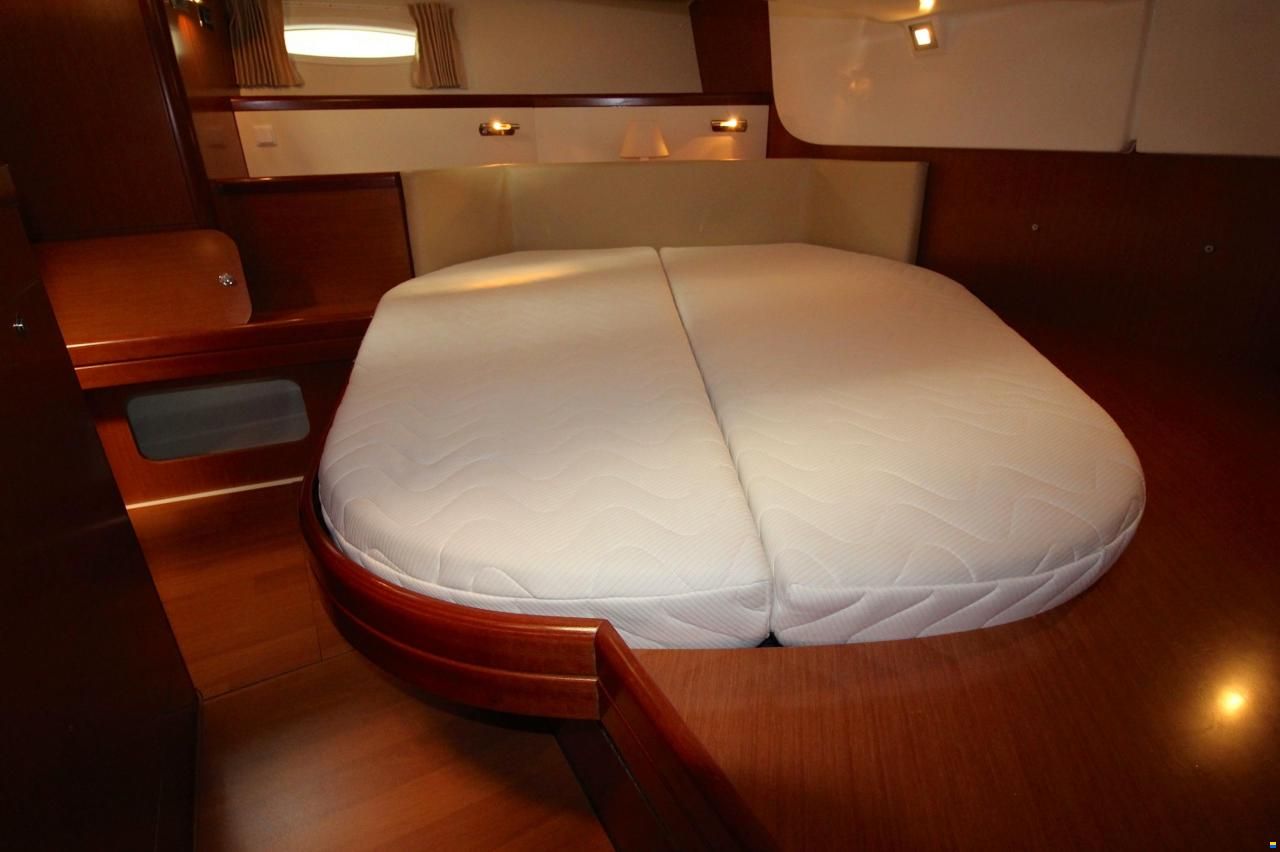 Beneteau Oceanis 46