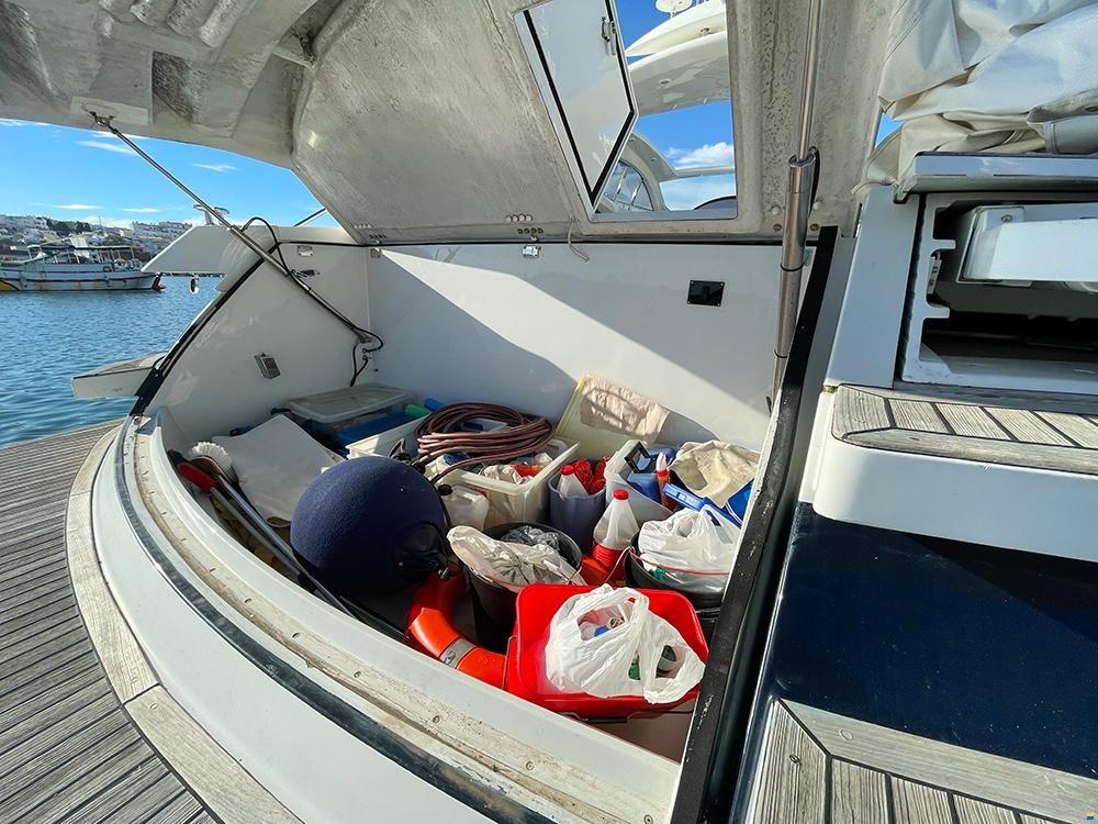 Pershing 52