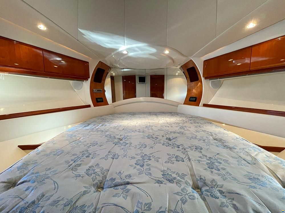 Pershing 52