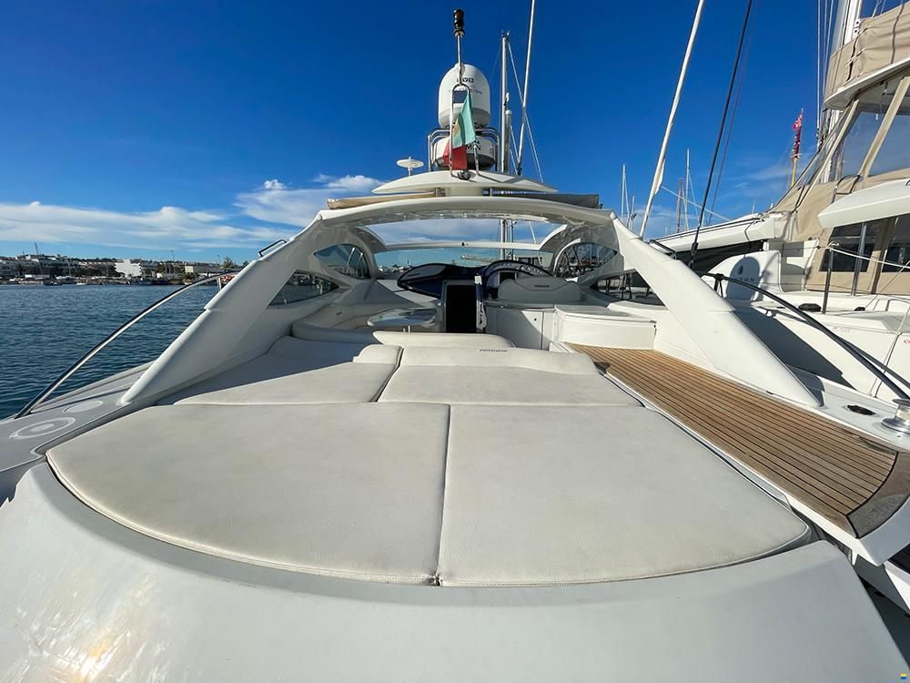 Pershing 52