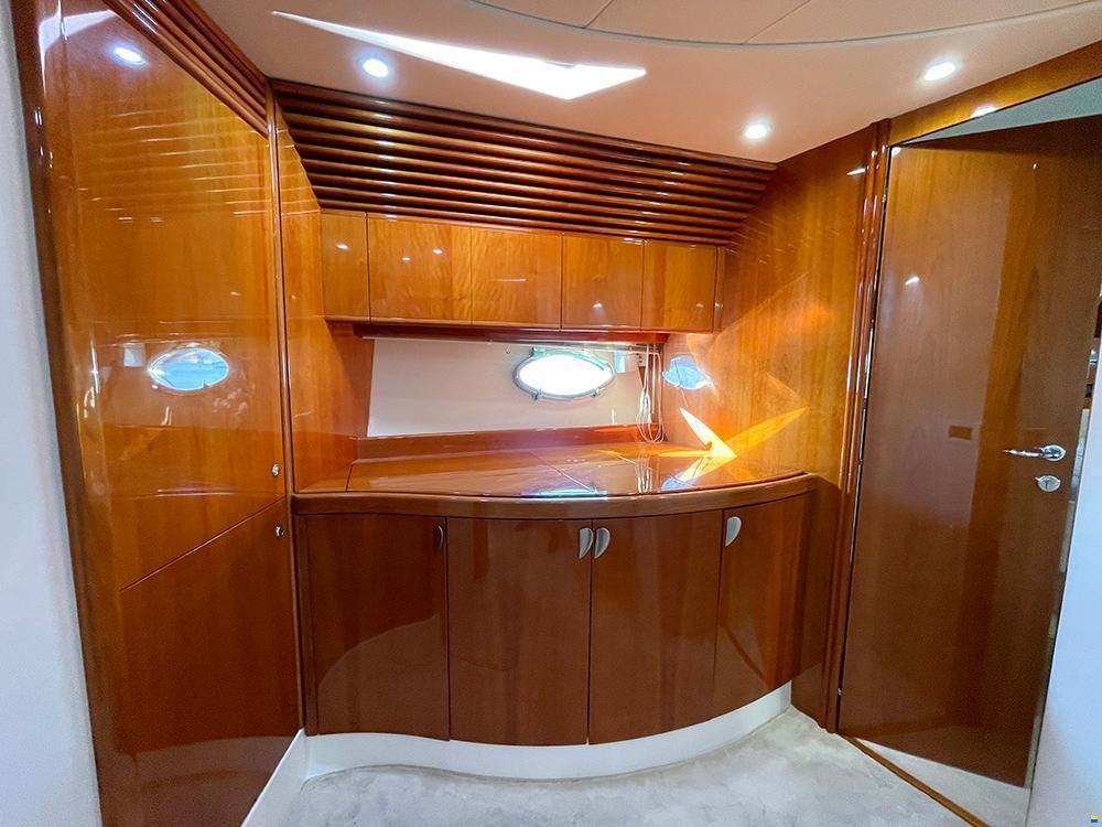 Pershing 52