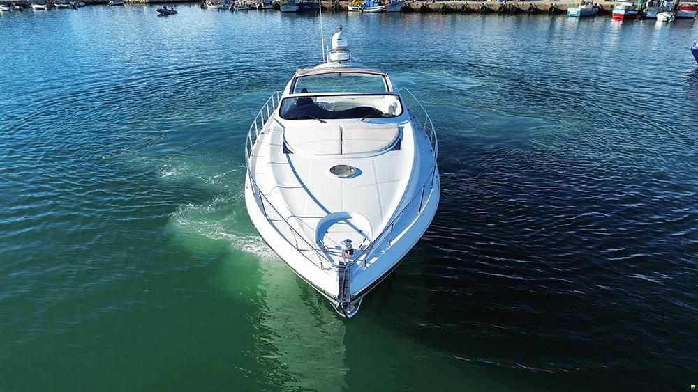 Pershing 52