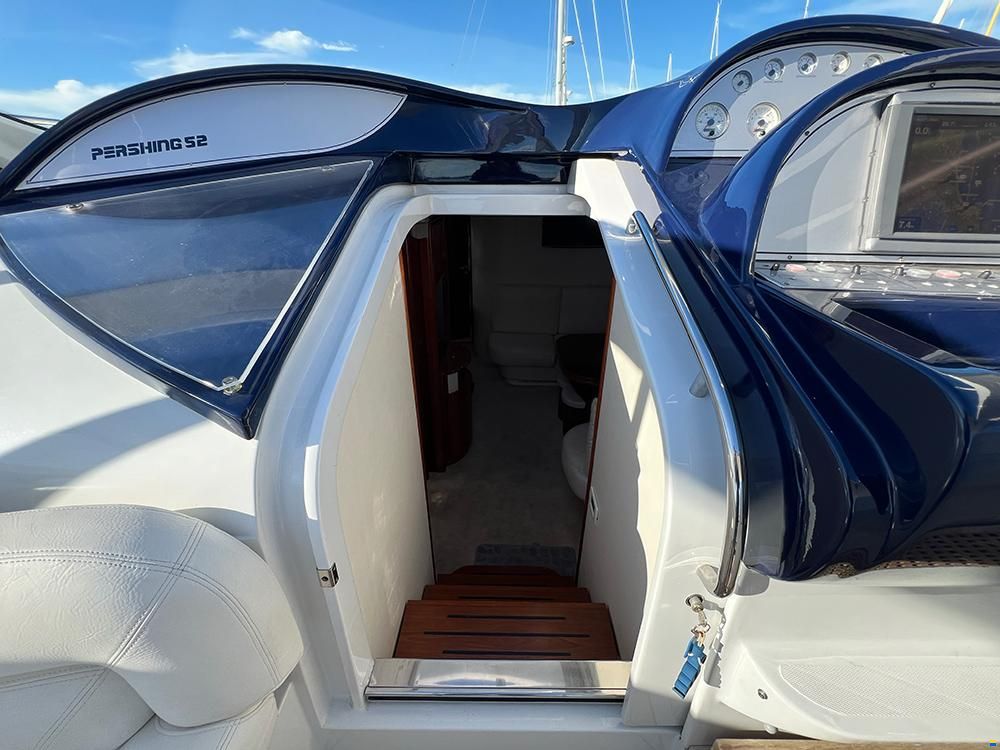 Pershing 52