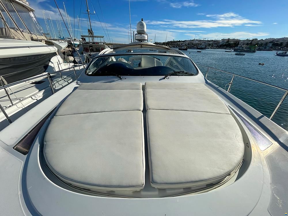 Pershing 52