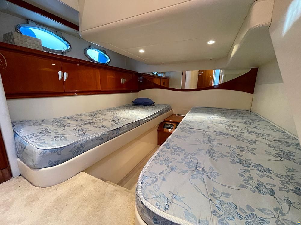 Pershing 52