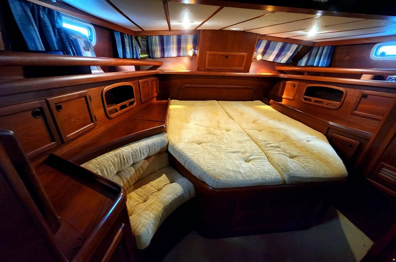 Nauticat 37