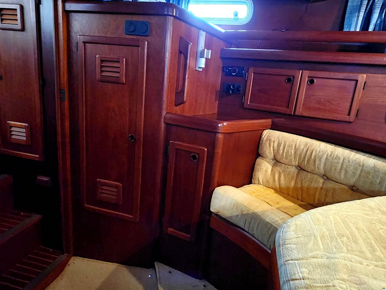 Nauticat 37