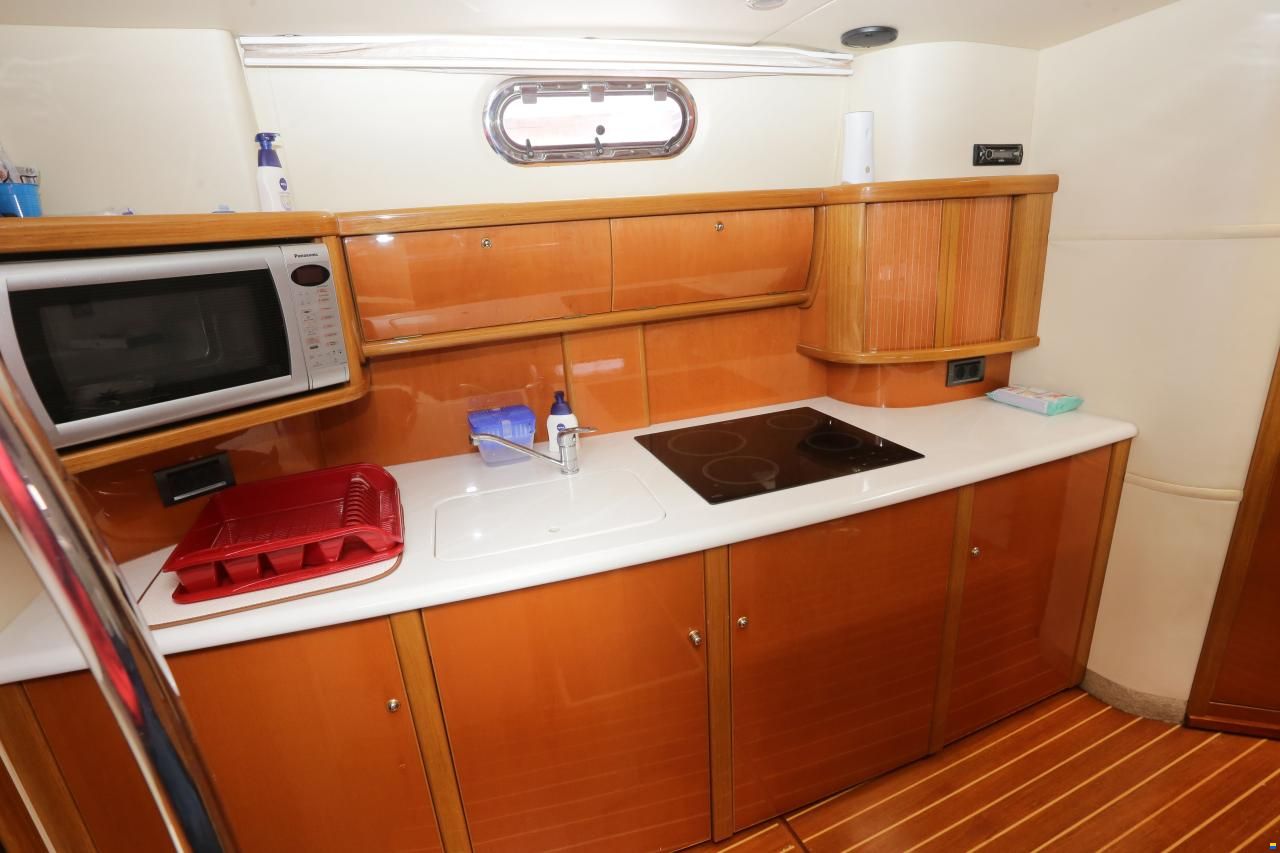Sealine S43 Sports Cruiser