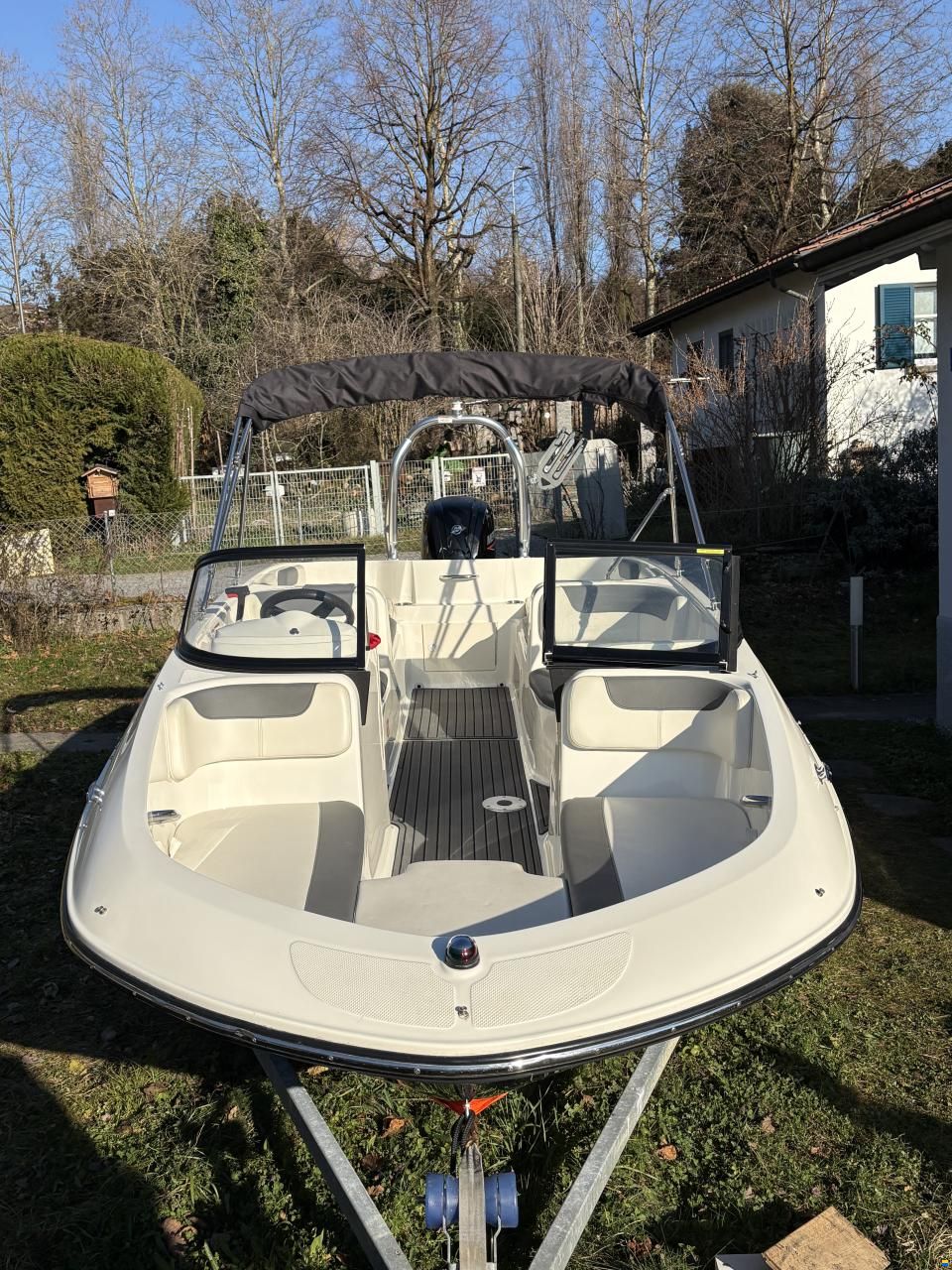 Bayliner E18