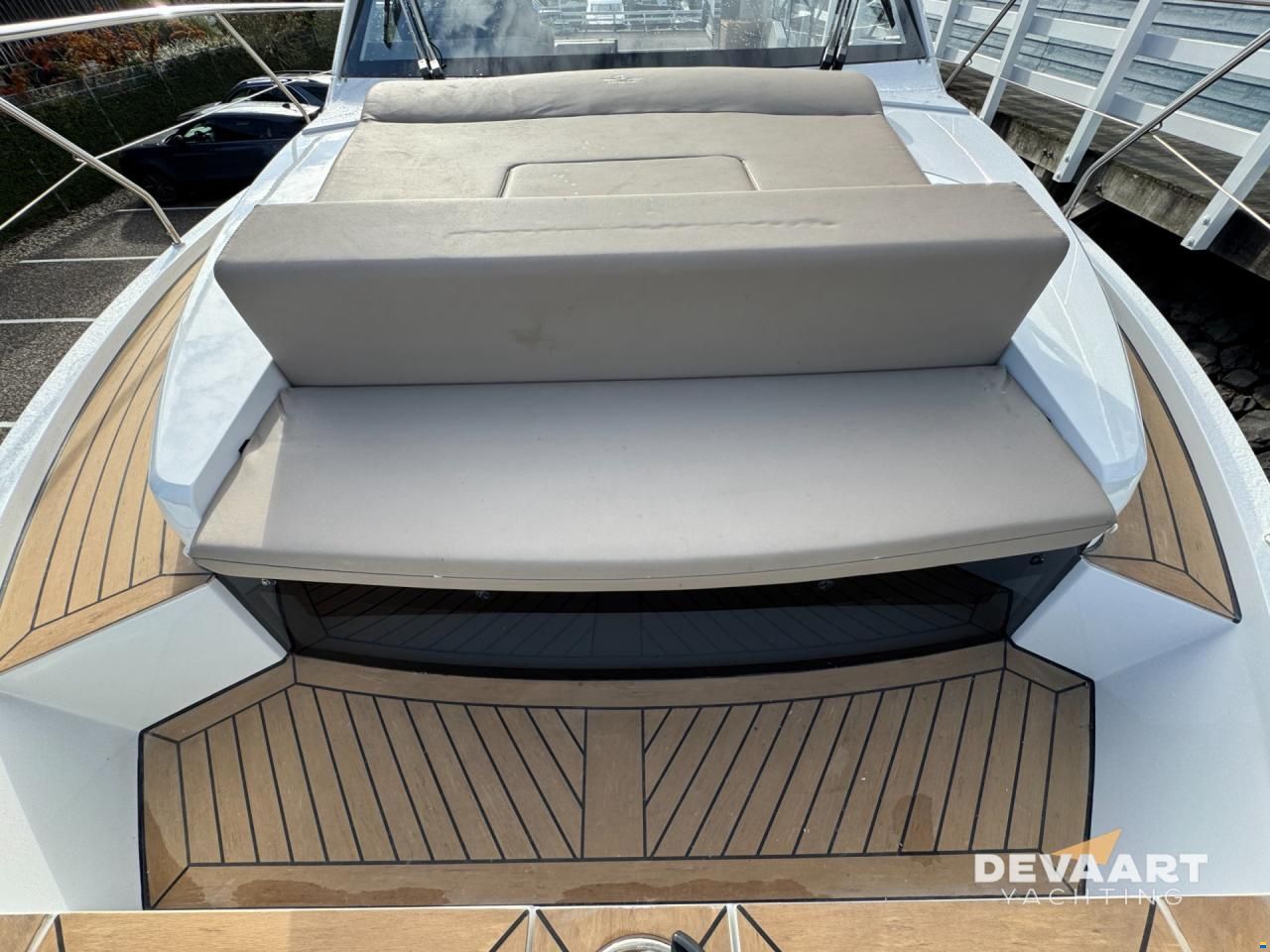 Sealine C335